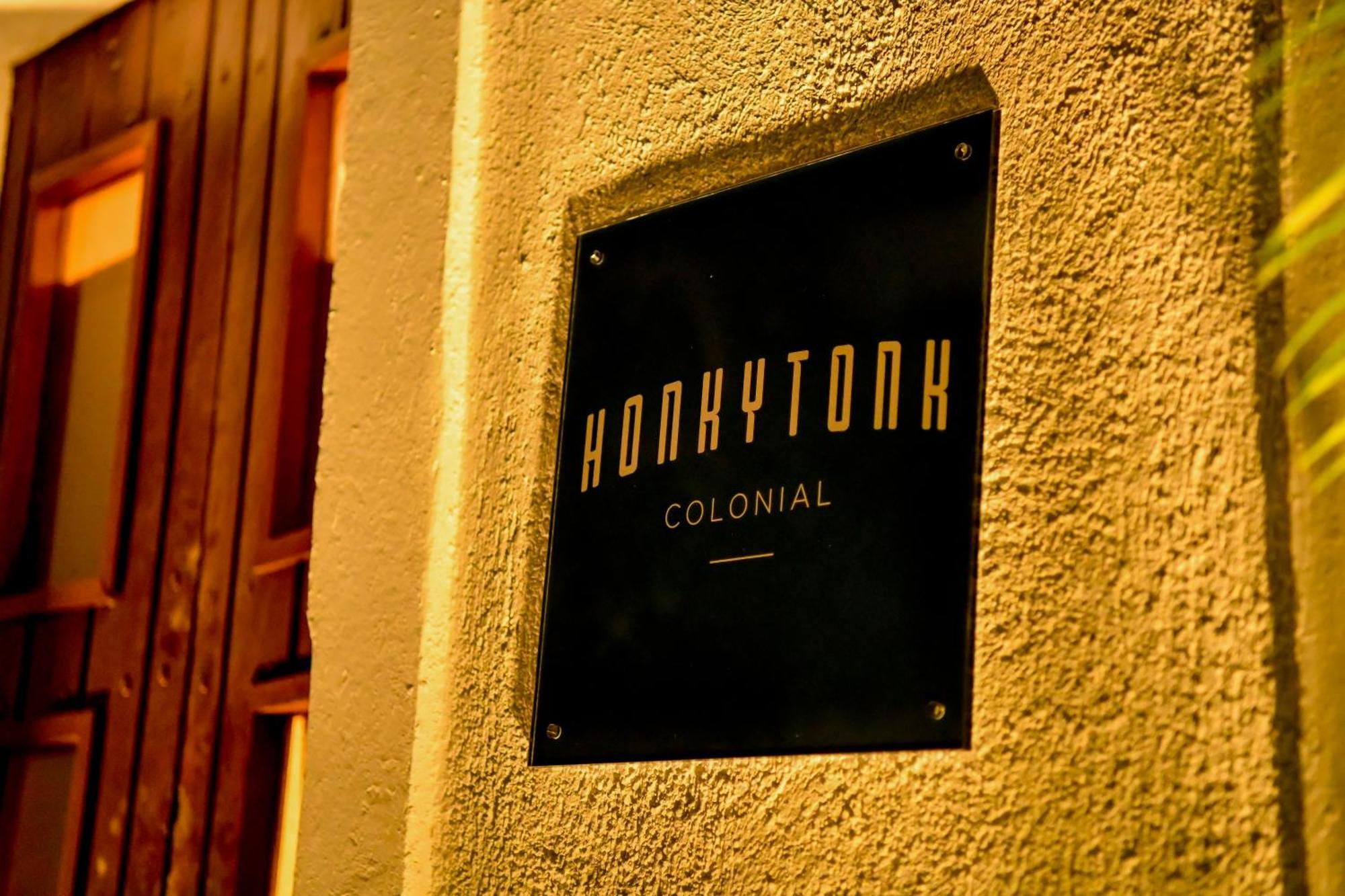 Honky Tonk Colonial Hotel Santo Domingo Exterior photo